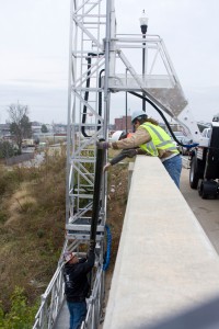 With an entire fleet of bridge work platforms at our disposal, our experienced crews are able to quickly install brackets and hang conduit on your bridge jobs. 